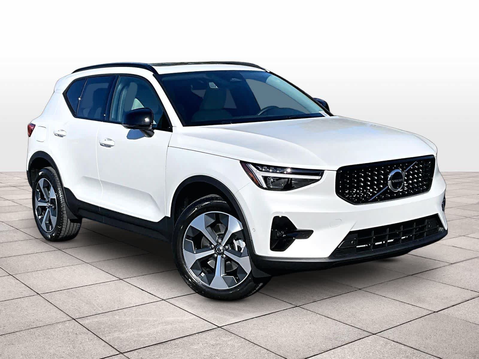 New 2026 Volvo XC40 B5 Plus w/ Protection Package Premier AWD/4WD image 2