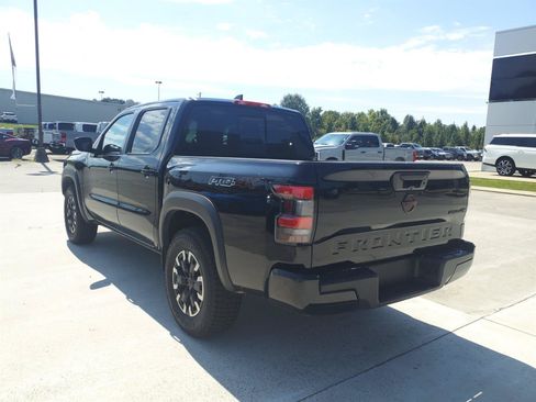 Used 2024 Nissan Frontier PRO-4X AWD/4WD image 3