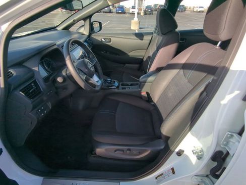 Used 2025 Nissan Leaf SV Plus image 8