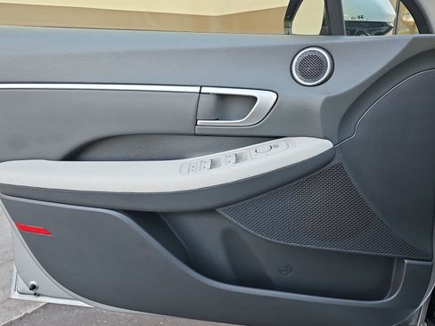 Used 2025 Hyundai Sonata SEL FWD image 28