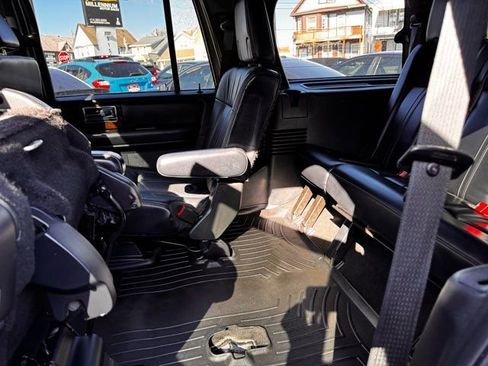 Used 2015 Lincoln Navigator 4WD image 28