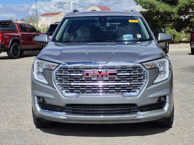 Used 2023 GMC Terrain Denali AWD/4WD image 2