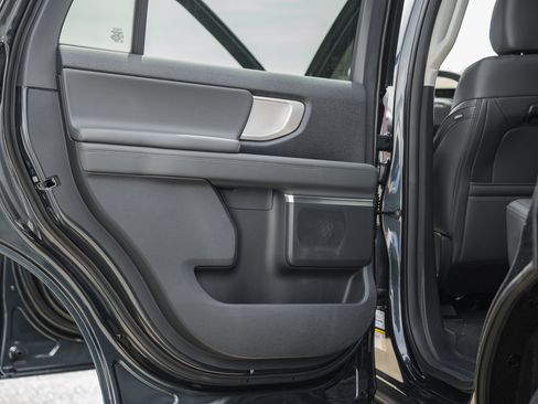 New 2026 Ford Expedition Active image 44