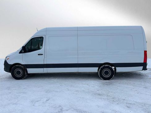 Used 2023 Mercedes-Benz Sprinter 2500 image 6