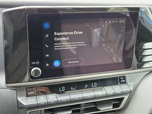 Used 2025 Toyota Camry SE w/ Convenience Package FWD image 28