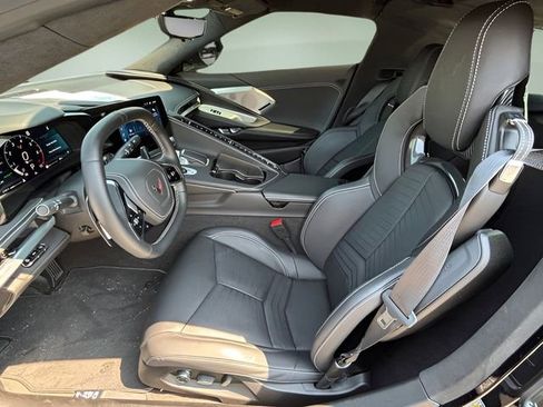 Used 2025 Chevrolet Corvette Stingray w/ Z51 Performance Package image 12