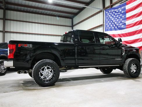 Used 2018 Ford F250 Lariat w/ Lariat Ultimate Package image 13