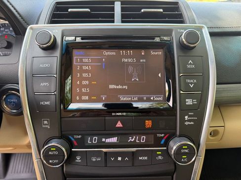 Used 2017 Toyota Camry XLE FWD image 20