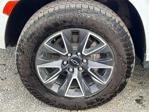 Used 2022 Chevrolet Suburban Z71 image 44