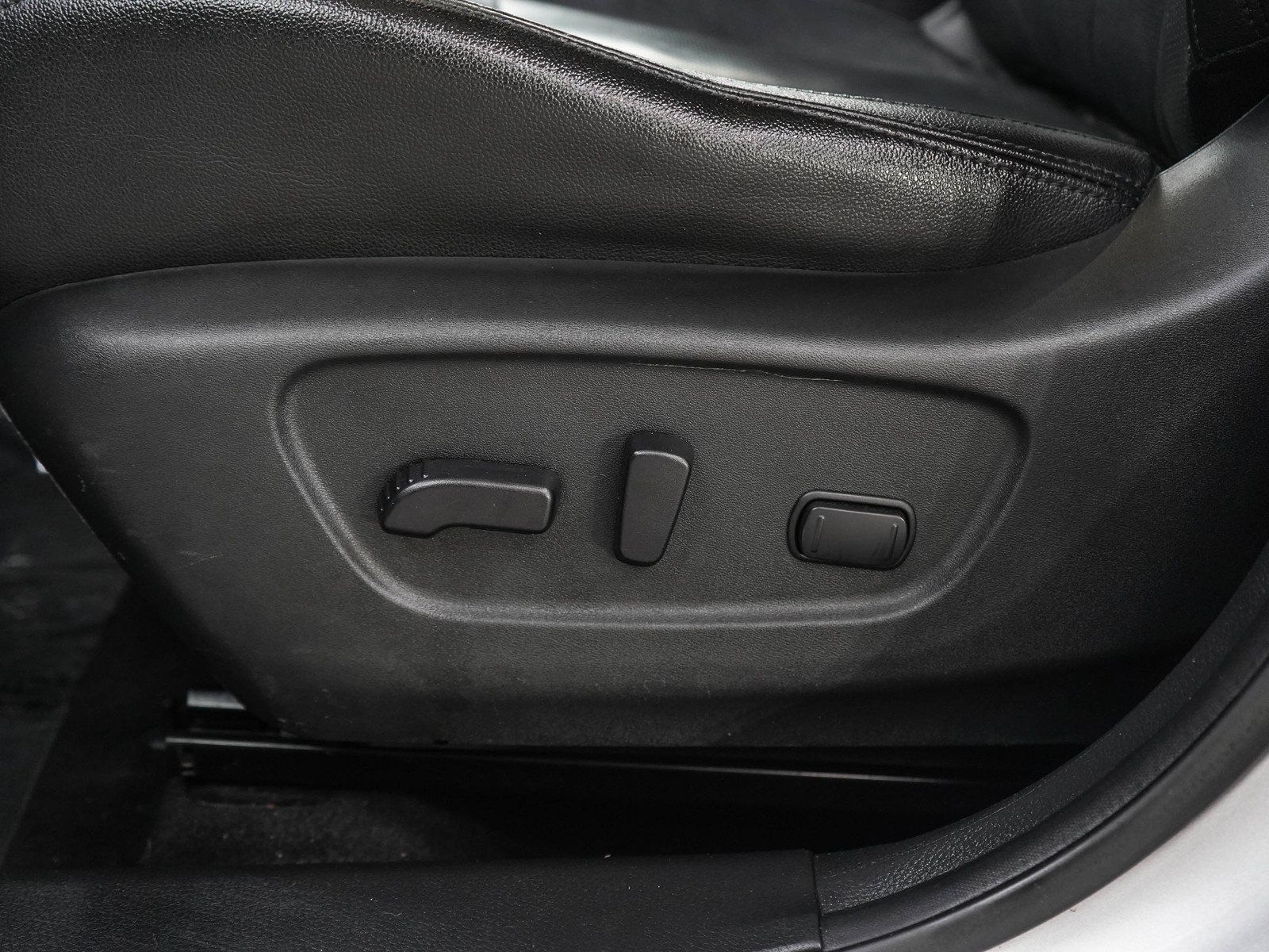 Used 2019 Nissan Rogue SL AWD/4WD image 27
