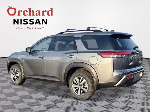 New 2026 Nissan Pathfinder SL AWD/4WD image 3