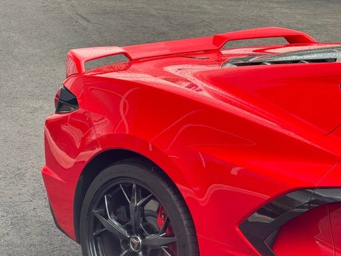 Used 2021 Chevrolet Corvette Stingray Coupe w/ Z51 Performance Package image 32