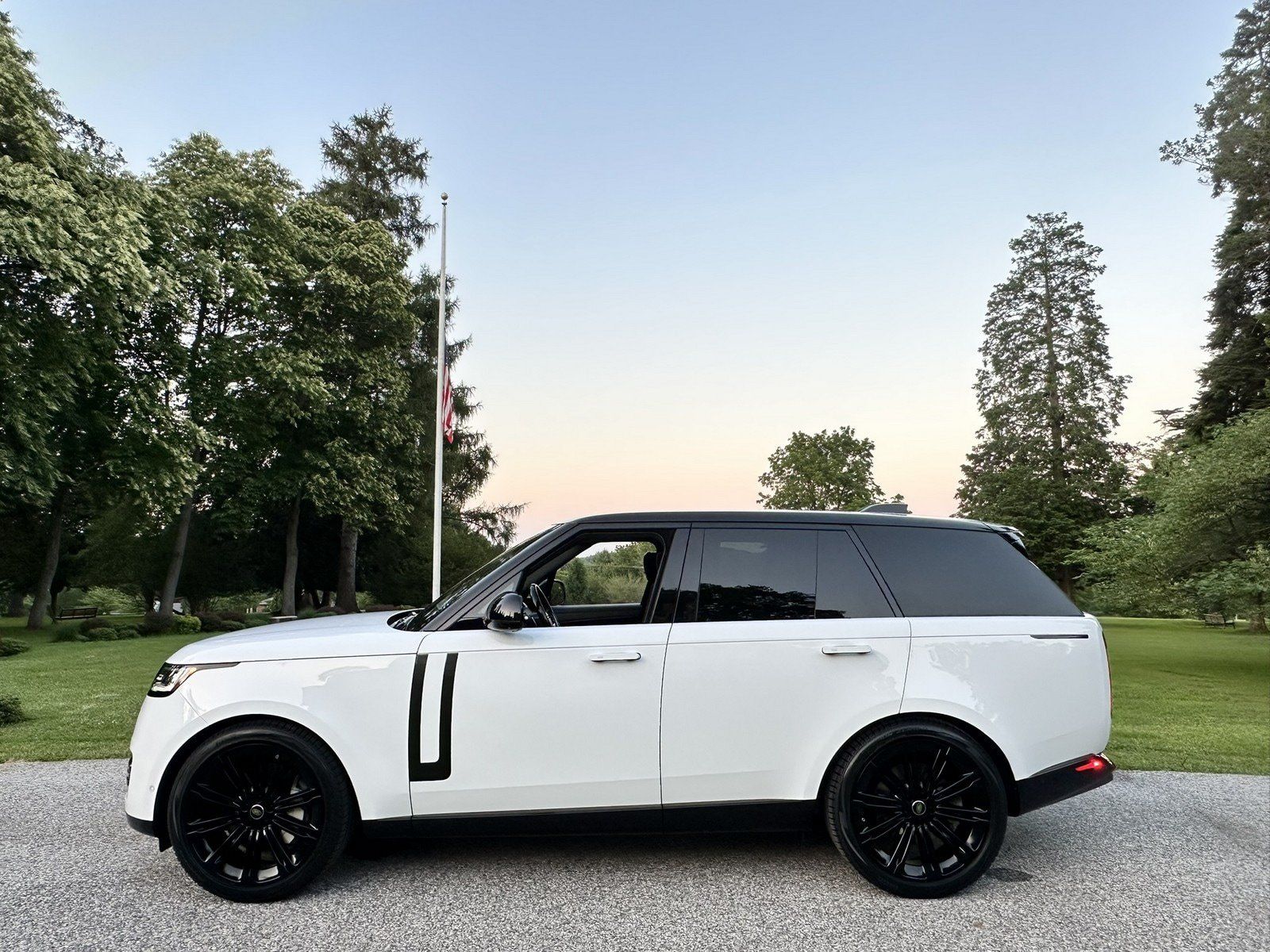 Used 2023 Land Rover Range Rover SE AWD/4WD image 6