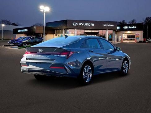 New 2025 Hyundai Elantra Sport image 7