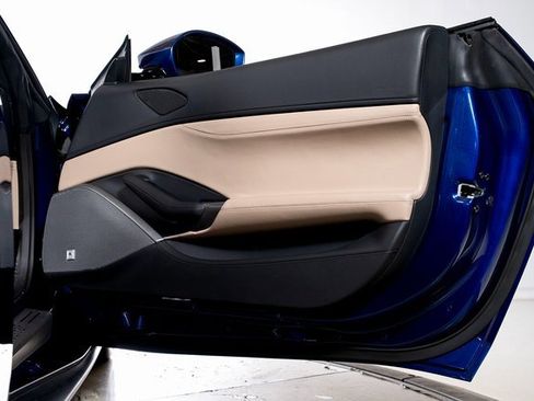 Used 2019 Ferrari Portofino image 57