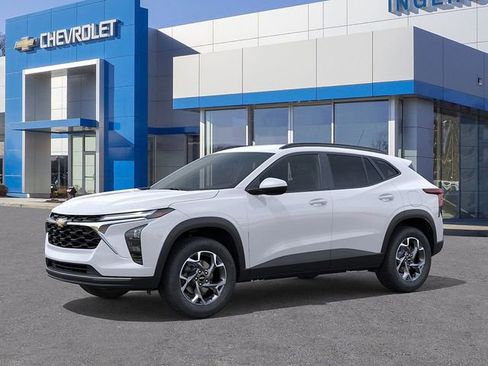 New 2026 Chevrolet Trax LT w/ Driver Confidence Package image 2