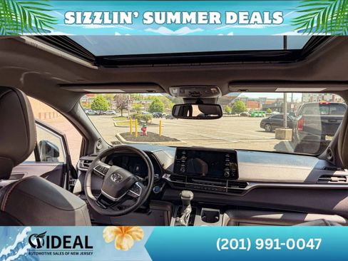 Used 2022 Toyota Sienna XSE w/ XSE Plus Package AWD/4WD image 21
