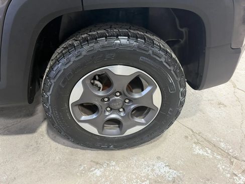 Used 2018 Jeep Renegade Sport w/ Power & Air Group AWD/4WD image 8