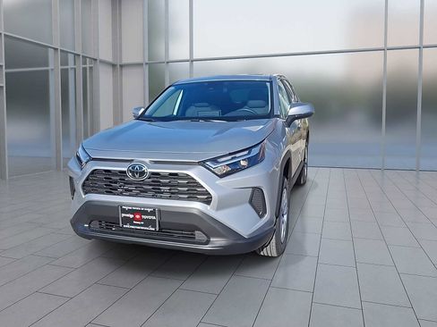 New 2025 Toyota RAV4 LE image 5