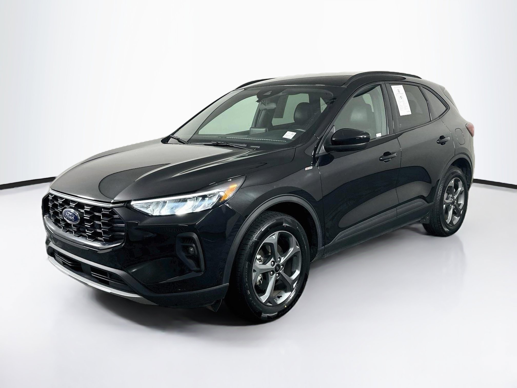 Used 2025 Ford Escape ST-Line Select AWD/4WD image 3