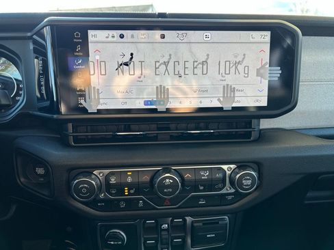 New 2026 Jeep Gladiator Sport image 8