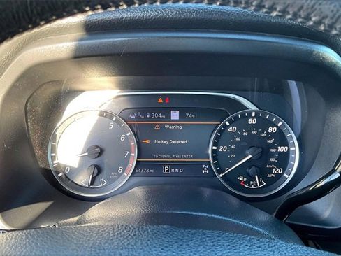 Used 2021 Nissan Titan SV w/ SV Convenience Package image 20