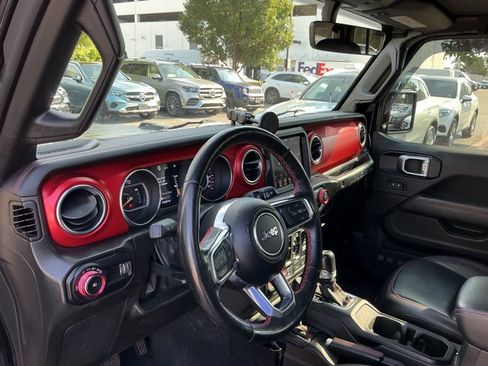 Used 2023 Jeep Wrangler Unlimited Rubicon AWD/4WD image 14