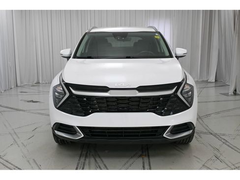 Used 2023 Kia Sportage EX image 3