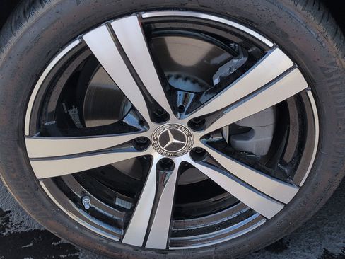 Used 2025 Mercedes-Benz C 300 Sedan image 13