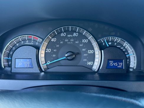Used 2012 Toyota Camry SE w/ Leather Pkg FWD image 16