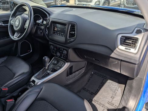 Used 2018 Jeep Compass Latitude w/ Popular Equipment Group AWD/4WD image 34