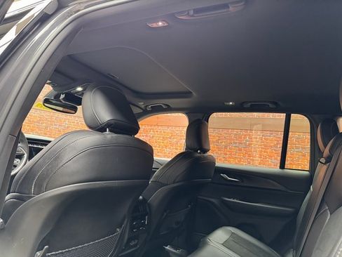 Used 2023 Jeep Grand Cherokee Altitude image 24