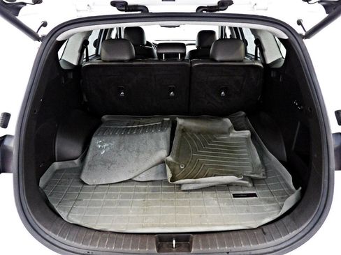 Used 2020 Hyundai Santa Fe SEL w/ Convenience + Premium Package image 13