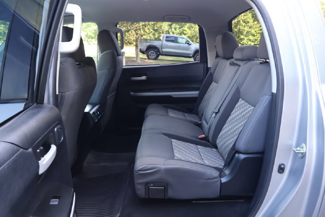 Used 2020 Toyota Tundra SR5 w/ SR5 Upgrade Package AWD/4WD image 19