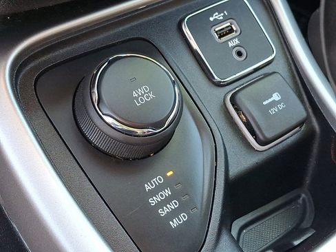 Used 2019 Jeep Compass Latitude w/ Popular Equipment Group AWD/4WD image 24