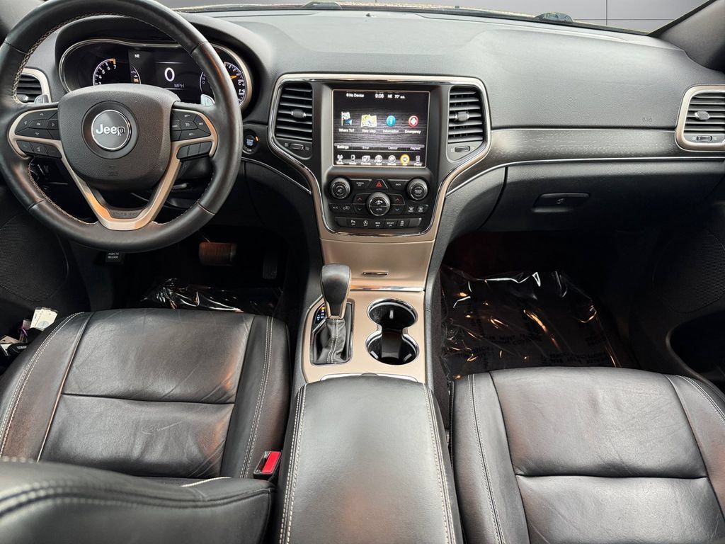 Used 2017 Jeep Grand Cherokee Limited AWD/4WD image 12