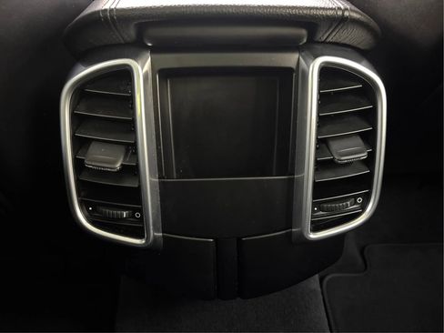 Used 2018 Porsche Cayenne image 29