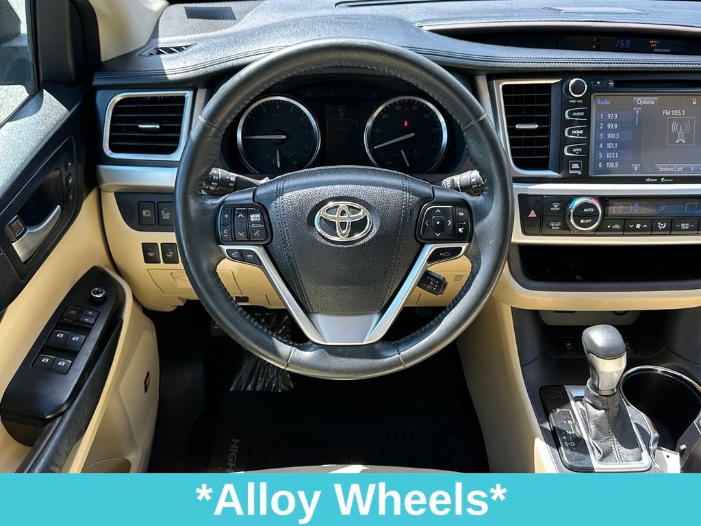 Used 2015 Toyota Highlander Limited Platinum AWD/4WD image 32