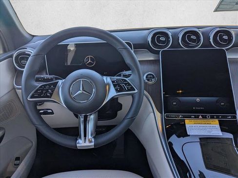 Used 2026 Mercedes-Benz GLC 300 image 13