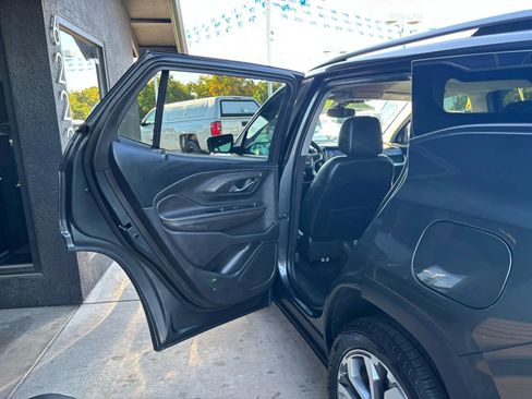 Used 2020 GMC Terrain SLT w/ Preferred Package image 11
