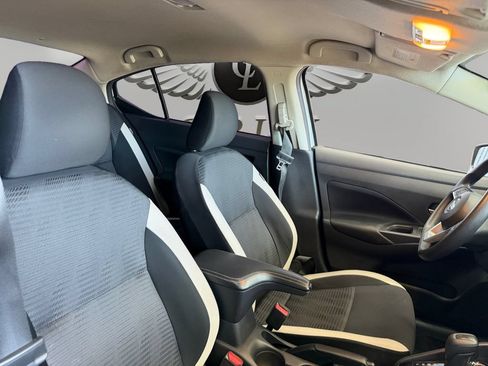 Used 2022 Nissan Versa SV FWD image 15