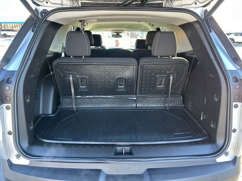 Used 2020 Chevrolet Traverse LT image 46