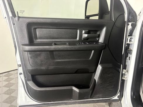 Used 2024 RAM 2500 Tradesman w/ Chrome Appearance Group AWD/4WD image 14
