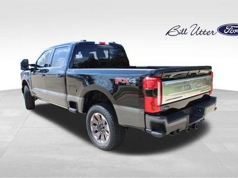 New 2026 Ford F250 King Ranch w/ FX4 Off-Road Package image 4