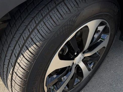 Used 2017 Kia Sorento EX FWD image 12