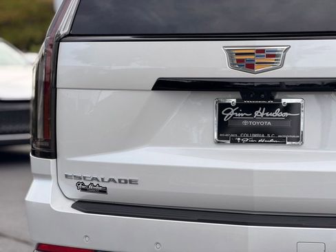 Used 2025 Cadillac Escalade Sport w/ Touring Package AWD/4WD image 16