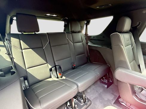 New 2025 Cadillac Escalade Premium Luxury image 29
