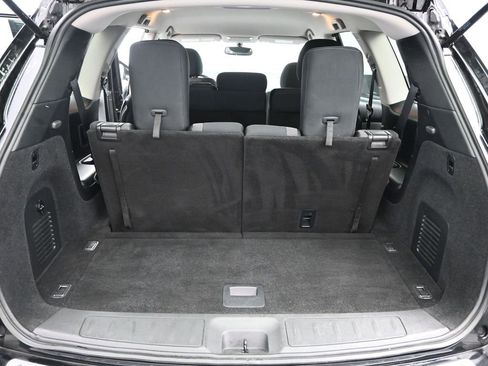 Used 2020 Nissan Pathfinder SV image 11