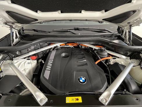 Certified 2024 BMW X5 xDrive50e w/ Premium Package image 17