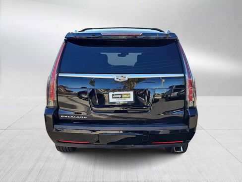Used 2018 Cadillac Escalade Platinum image 7